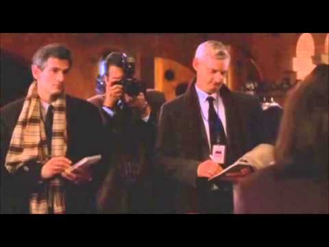 Jed and Abbey Bartlet 4x7 - The First Couple cast their ballots