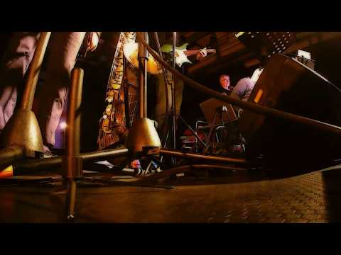 Sbor hudby - Sbor hudby: Červený stan