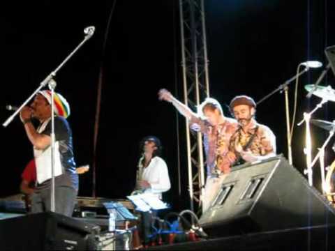 Earl 16 & Basque Dub Foundation "Malcolm X" Camposoto Reggae Jam 2009 Cadiz