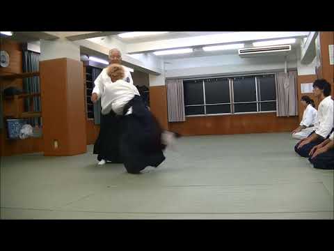 石垣師範の今月の技2018年8月）：諸手取り中段で手を捉えられない（抑えられない）意識、動き方