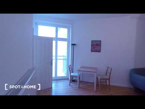 Modern studio apartment for rent near the tram in Friedrichshain - Spotahome (ref 201764)