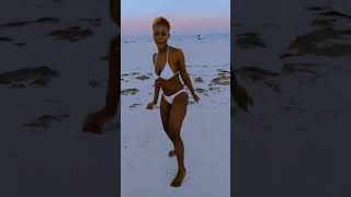 Download lagu Watch what Ssaru did at the Beach😲😲 mp3
