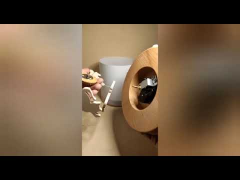 Come avvitare la parte rotante di un carillon luminoso "Ombre Musicali" - La Gatta Carillon