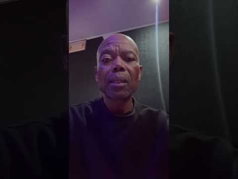 Dr Joe Shirimani vabasisa mhaka ya Prince Rhangani kuva a Perfom na Benny Mayengani 