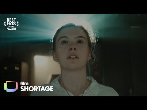 Portrait of God / What she sees challenges her beliefs (Horror Short Film)