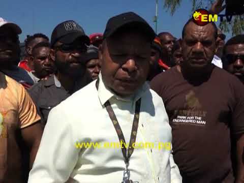 Potape Hands Petition to Governor Undialu Over Hela Regional Declaration