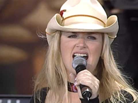 Trisha Yearwood - She's In Love With The Boy (Live at Farm Aid 1999)