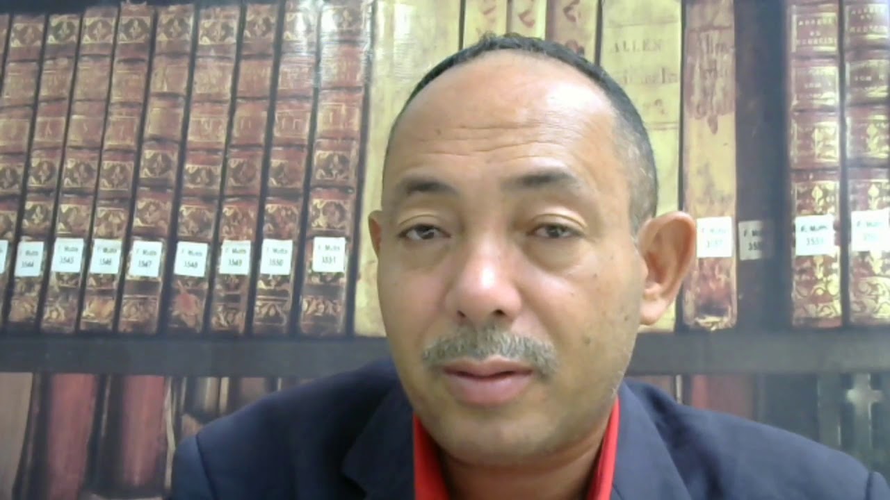 Sonhar com homem de capa preta ou vermelha, sonhar com o capa preta , homem de capa capuz significa