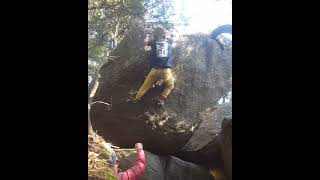 Video thumbnail of Problem 5 (Cova del 8). Can Bruguera