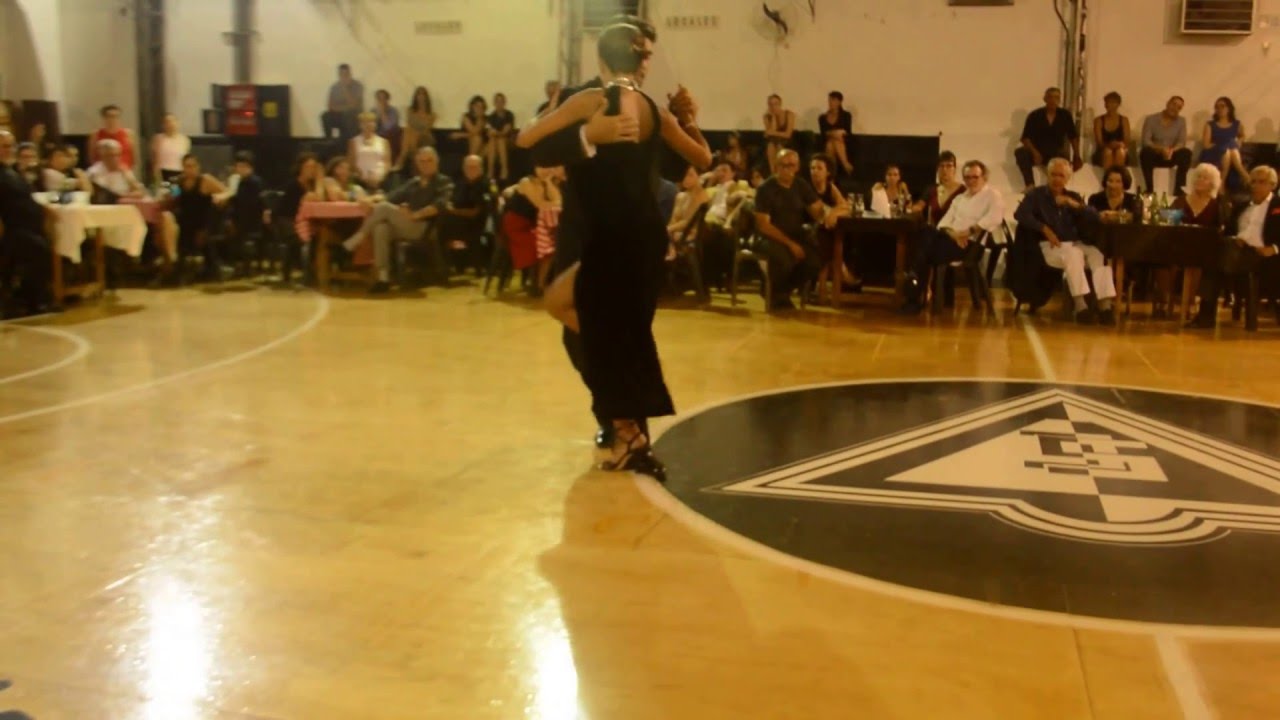 Video thumbnail for Luciana Arregui & Andrés Laza Moreno en Milonga Malena Sunderland Club 2/4