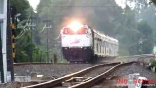 preview picture of video 'Kereta Api Railway : Argo Dwipangga dan Kereta Wisata'