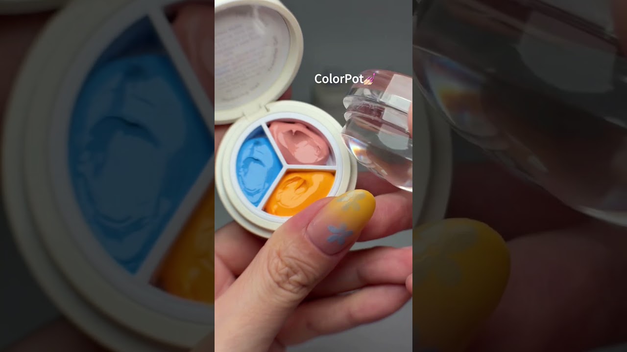 Florals in a few strokes ✨ ColorPot did all the work 💅