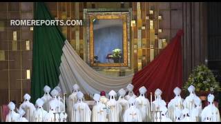 Pope prays alone before the Virgin of Guadalupe