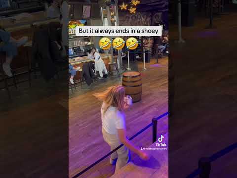 They party down under 🇦🇺 #shoey #aussie