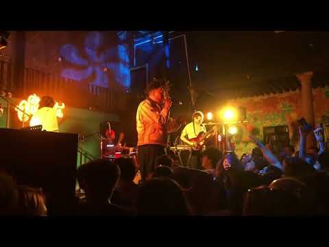 JESSE BAEZ - VA Y VIENE (Feat ALEMÁN).