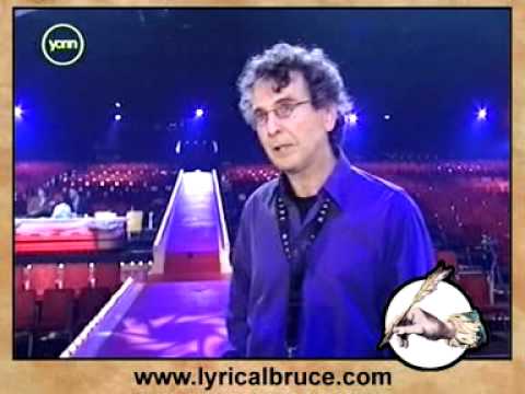 Yvette de Bie zingt een nummer van Bruce Smith voor het Nationaal Songfestival 2005