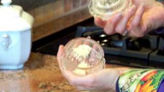 Mincing Garlic with a Garlic Twist