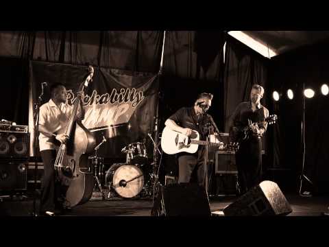 The Three Farmer boys ''Slippin inn'' live at Rockabilly Swamp 2012 @Doccies Youtube Channel