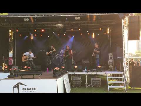 Acoustic Storm aus Frankfurt: Sleeping in my car (Cover)