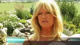 Голди Хоун на Giving TV