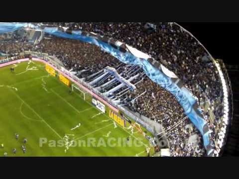 "La bandera más grande del mundo :: Recibimiento Racing Club" Barra: La Guardia Imperial &bull; Club: Racing Club