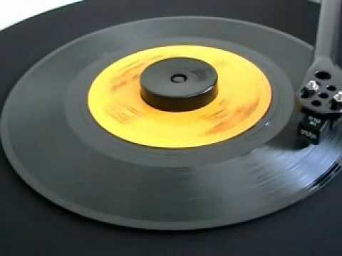 60's Soul / Girl Group ! The Shelletts - Something I'm Doin' Wrong