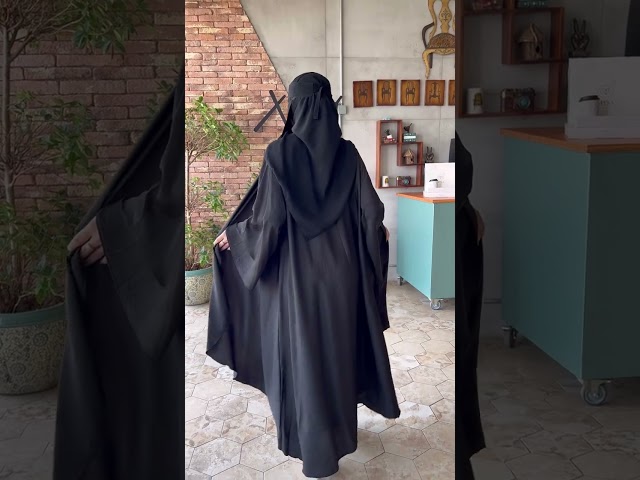 عباية مع فستان ربط