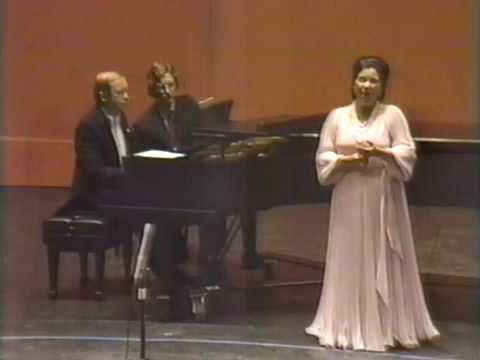 Elly Ameling live sings Schumann's "Die Lotusblume"