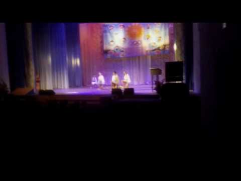 День  спорта.В  Мелетополе.Украинский  танец.