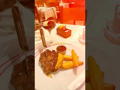 Jantando em Puerto Iguazú, Misiones, Argentina. Restaurante A Piacere . Argentina de carro