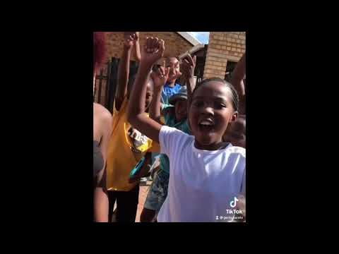 Kids Showing love too Gento Bareto