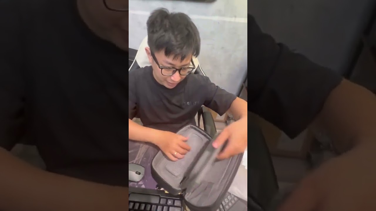Anh Hiệp Hà Hoàng tặng mình túi MSI Claw...
