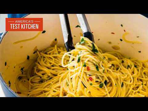 Simple and Easy Pasta with Olive Oil and Garlic (Aglio e Olio)