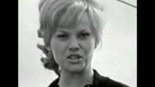 Eva Pilarová - Rozhoupej zvony nad námi