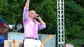Krazy - Pitbull at Six Flags New England