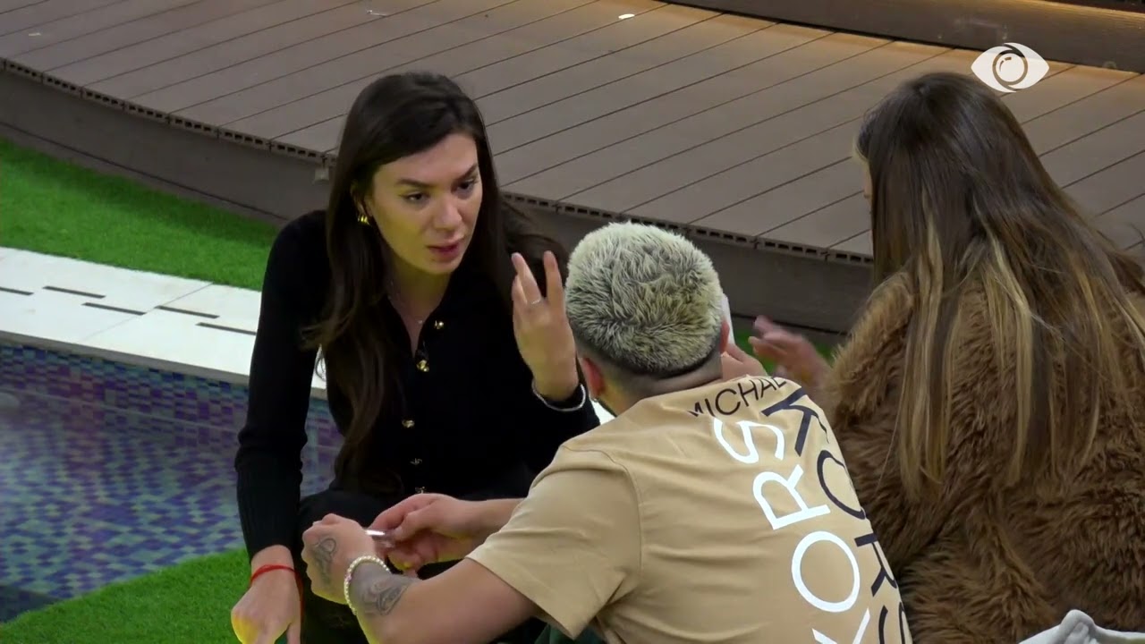 Vetëm unë nuk jam mashtruse/ Ola përlotet gjatë diskutimit me Gjestin