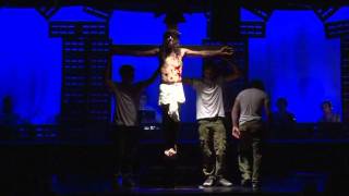 Jesus Christ Superstar falling from the cross (jove Calassanç Teatre)