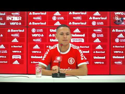 Atacante Marcos Guilherme é apresentado no Inter