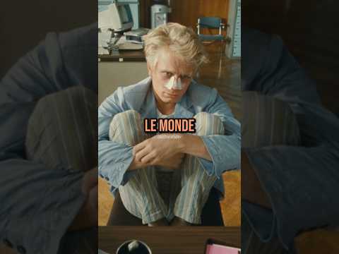 Il sort son téléphone au cinéma et ça part en vrille. 🤣