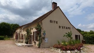 preview picture of video 'Gite de groupe et chalets à Bellenaves'