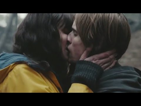 Jonas and Other Martha Kiss Scene || Dark Season 3