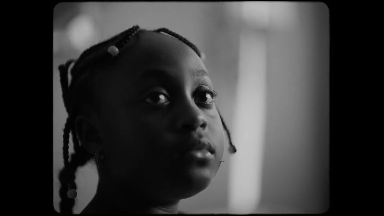 anaiis & Grupo Cosmo - B.P.E (Official Video) - YouTube