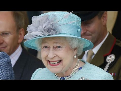 Here's Why The Royals Don't Eat Garlic Or Onions