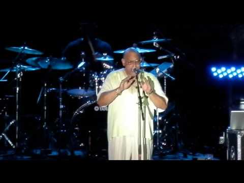 'The Balladeer' Phil Perry - "Love Don't Love Nobody" (LIVE)