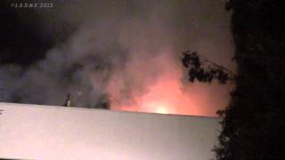 preview picture of video 'LAFD / Apartment Roof Fire'