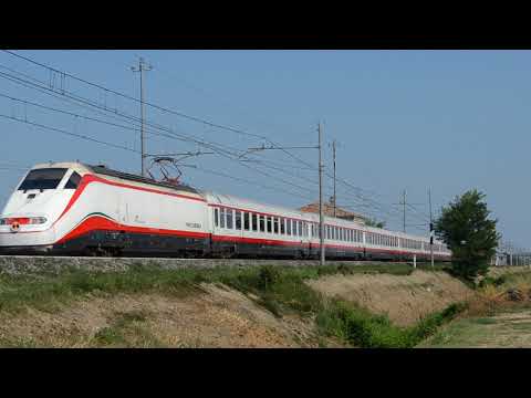 180819 Frecciabianca 8815 da Milano a Lecce in linea tra Forlimpopoli e Cesena