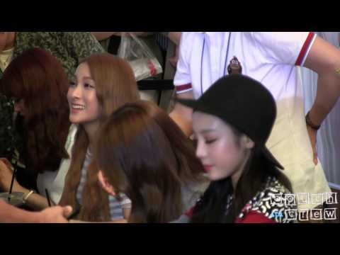 140830 Kara Fansign #2