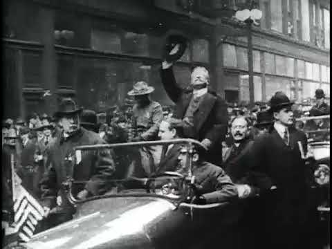 Theodore Roosevelt reviews and addresses troops Fort Sheridan, Ill    1917