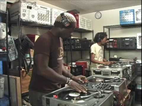 DJ Chicken George vs DJ Melodic