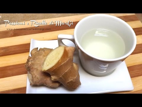 Donna emozionante in un perizoma Crema bambino può essere utilizzato sul pene